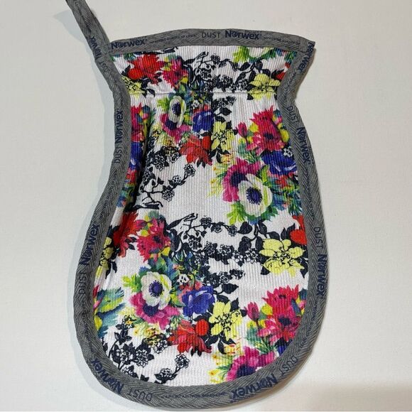 Norwex Dual Sided Mitt graphite/floral NWT - Picture 3 of 11